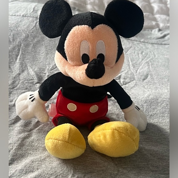 Small Mickey Mouse stuff animal with little bean bag in butt - Picture 4 of 7